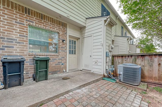 2930 Grants Lake Boulevard 304, Sugar Land, TX 77479