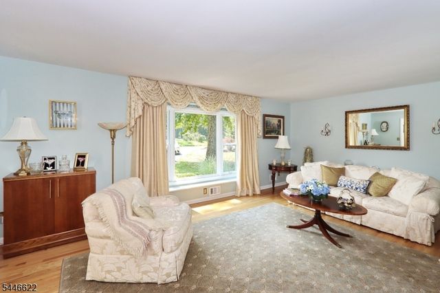 1521 Cooper Rd, Scotch Plains Twp., NJ 07076