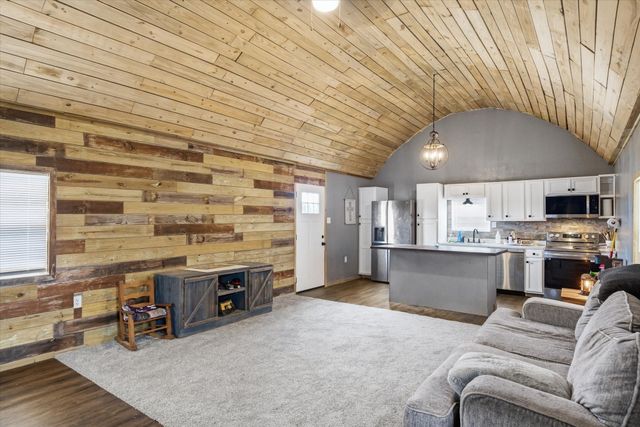 20675 County Road 3411, Chandler, TX 75758