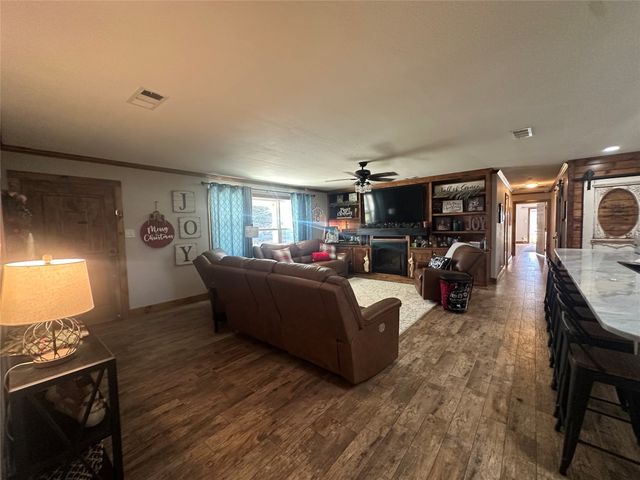 101 Twin Creek Road, Comanche, TX 76442