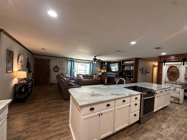 101 Twin Creek Road, Comanche, TX 76442