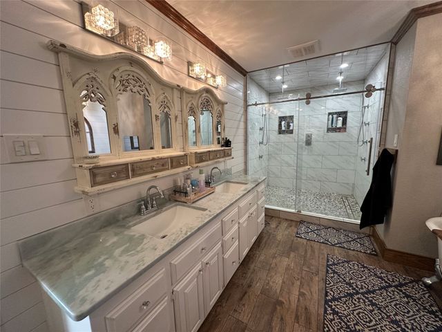 101 Twin Creek Road, Comanche, TX 76442