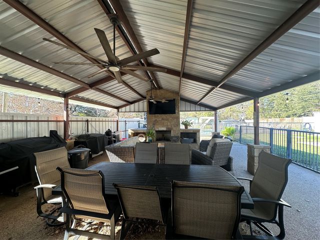 101 Twin Creek Road, Comanche, TX 76442