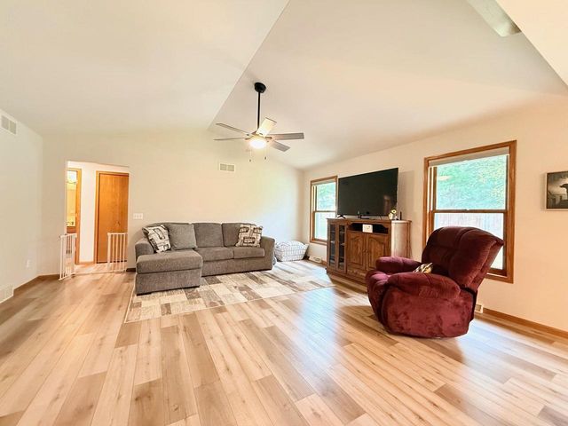 N2622 County Rd V, Lodi, WI 53555