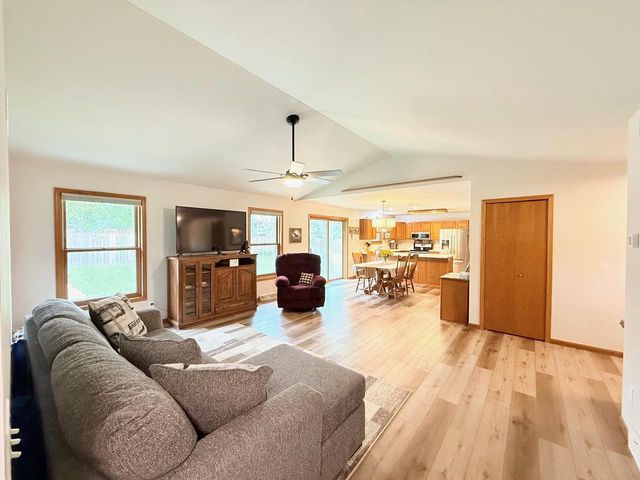 N2622 County Rd V, Lodi, WI 53555