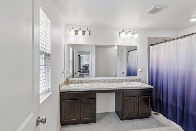 2082 FICUS STREET, Mascotte, FL 34753