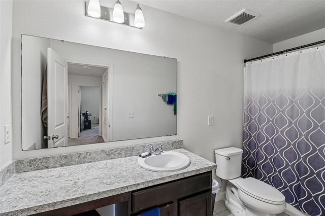 2082 FICUS STREET, Mascotte, FL 34753