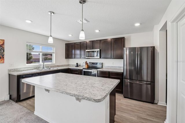 2082 FICUS STREET, Mascotte, FL 34753