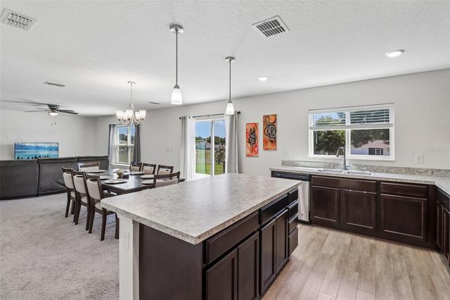 2082 FICUS STREET, Mascotte, FL 34753