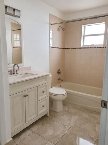 1627 NW 18th Street 310, Miami, FL 33125