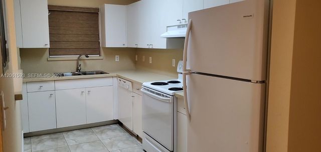 1627 NW 18th Street 310, Miami, FL 33125
