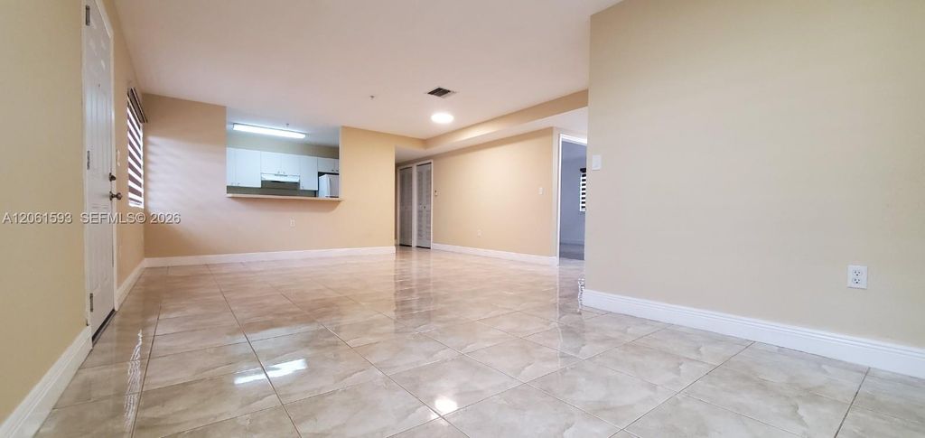 1627 NW 18th Street 310, Miami, FL 33125