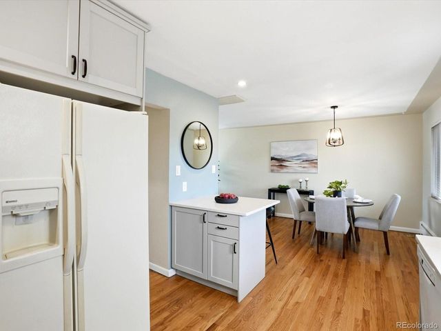 965 Saulsbury St, Lakewood, CO 80214