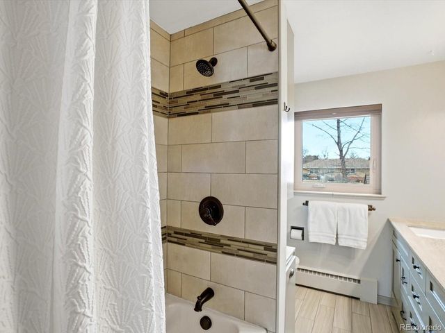 965 Saulsbury St, Lakewood, CO 80214