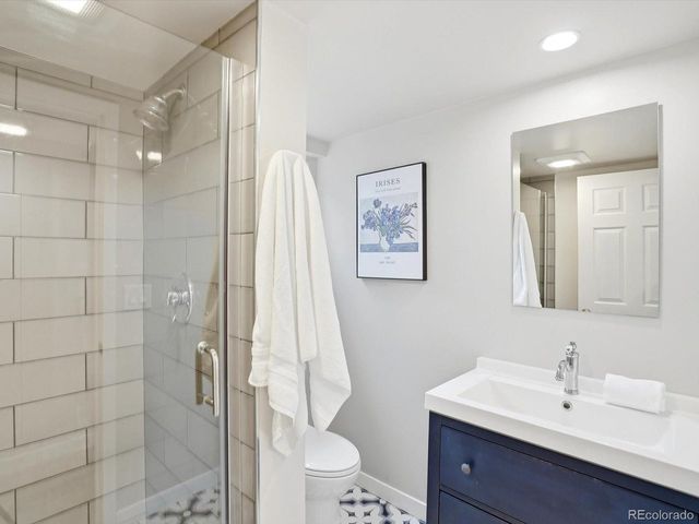 965 Saulsbury St, Lakewood, CO 80214