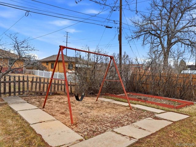 965 Saulsbury St, Lakewood, CO 80214