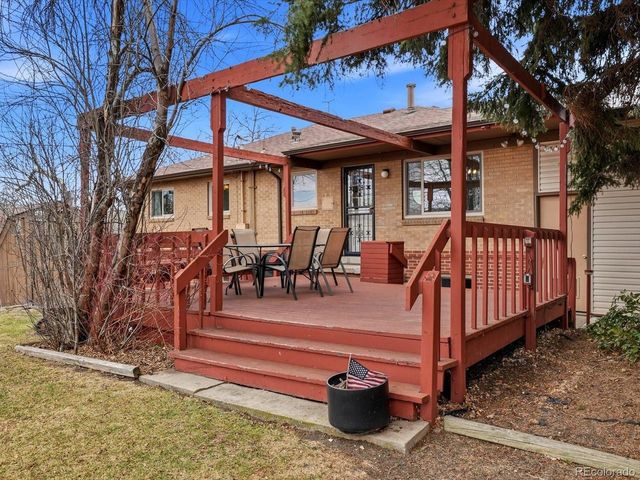 965 Saulsbury St, Lakewood, CO 80214