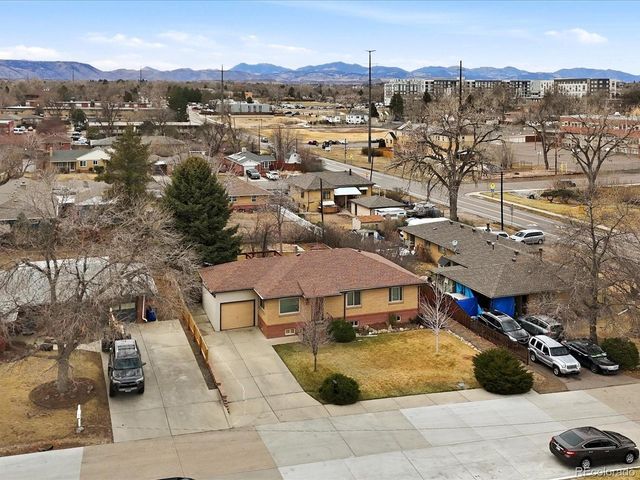 965 Saulsbury St, Lakewood, CO 80214