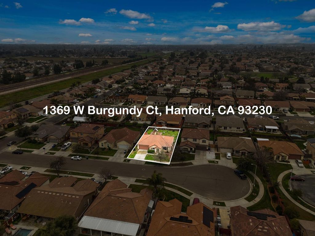 Image 13 of property listing at 1369 W Burgundy Court, Hanford, CA 93230