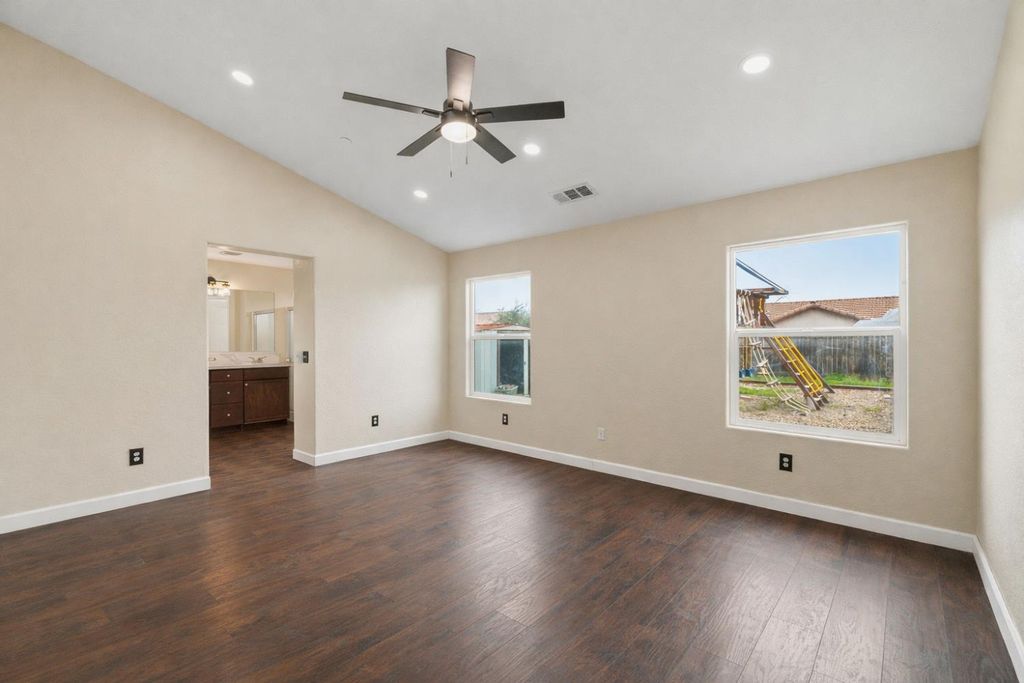 Image 7 of property listing at 1369 W Burgundy Court, Hanford, CA 93230