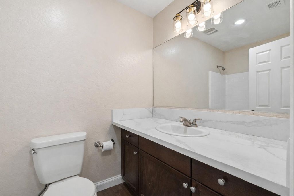 Image 9 of property listing at 1369 W Burgundy Court, Hanford, CA 93230