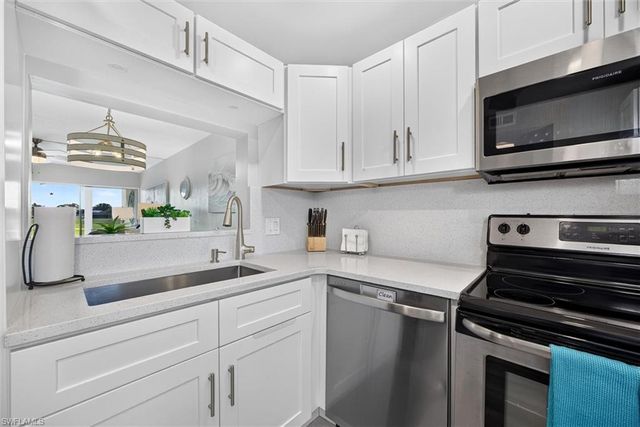 1624 Pine Valley DR 117, Fort Myers, FL 33907