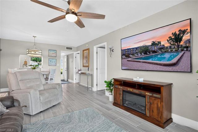 1624 Pine Valley DR 117, Fort Myers, FL 33907