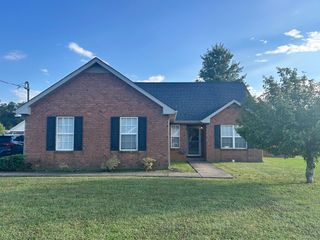 2822 Ridgewood Dr, Christiana, TN 37037