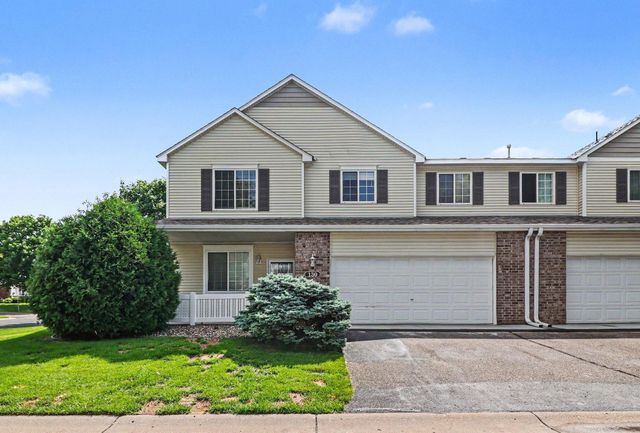 130 River Woods Drive W, Saint Paul Park, MN 55071