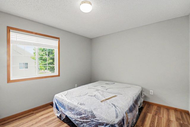 130 River Woods Drive W, Saint Paul Park, MN 55071