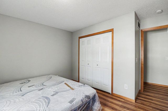 130 River Woods Drive W, Saint Paul Park, MN 55071