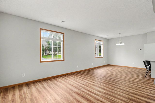 130 River Woods Drive W, Saint Paul Park, MN 55071