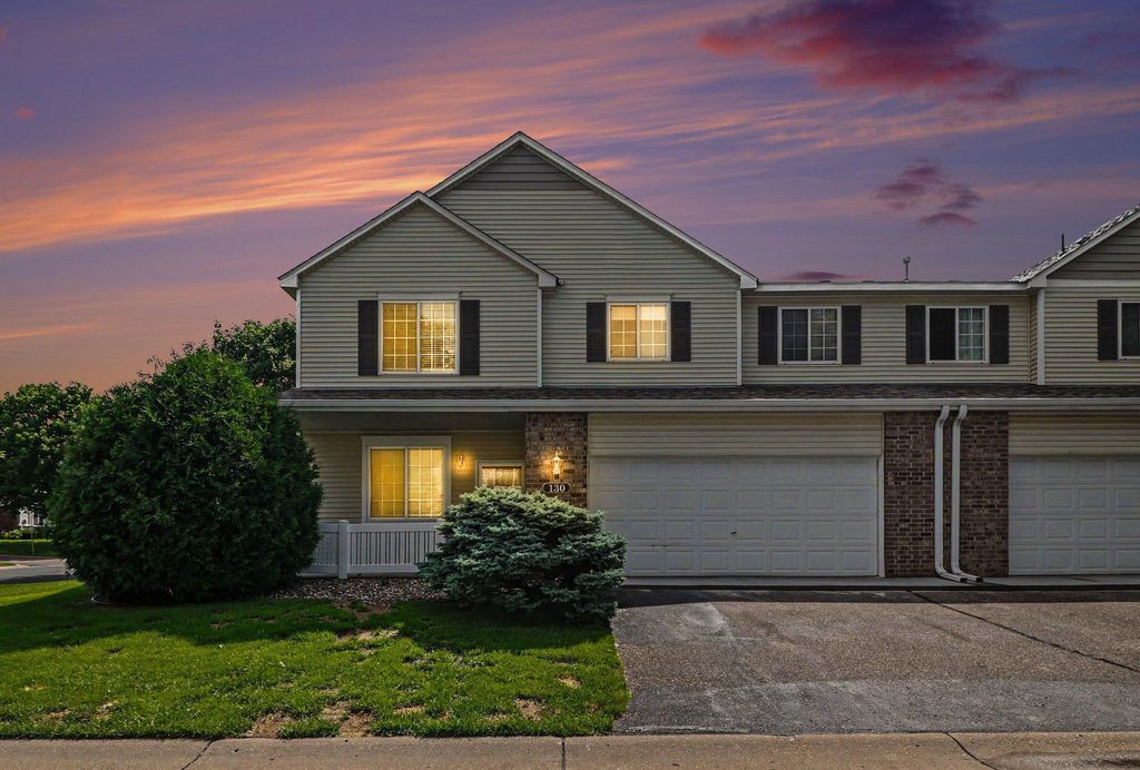 130 River Woods Drive W, Saint Paul Park, MN 55071