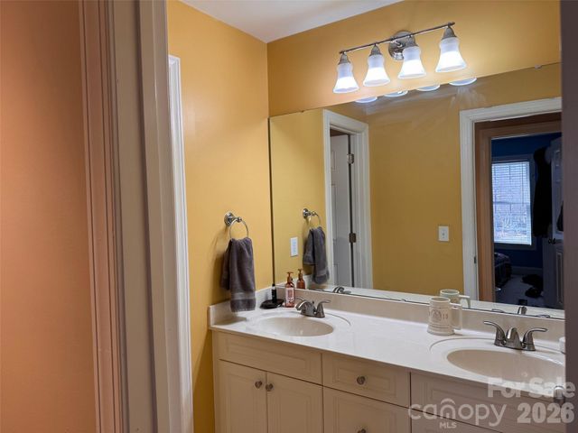 5006 Shannamara Drive, Matthews, NC 28104