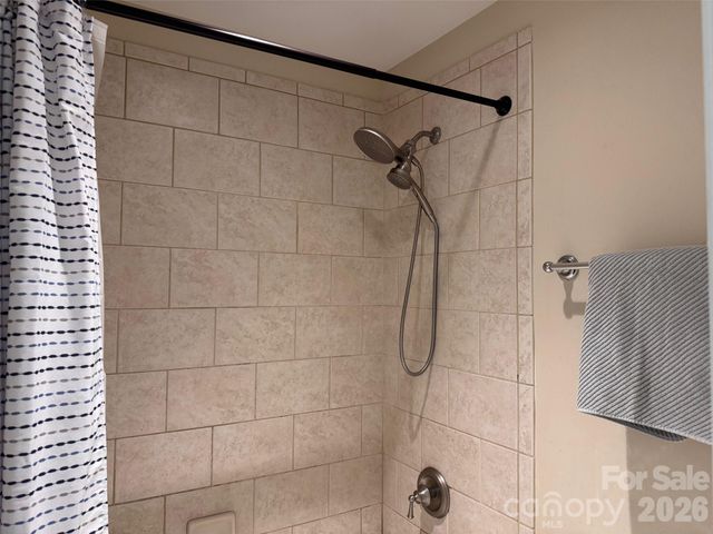 5006 Shannamara Drive, Matthews, NC 28104