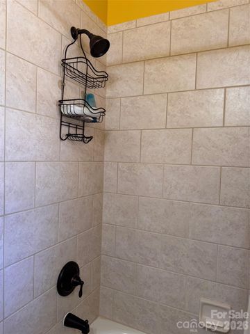 5006 Shannamara Drive, Matthews, NC 28104