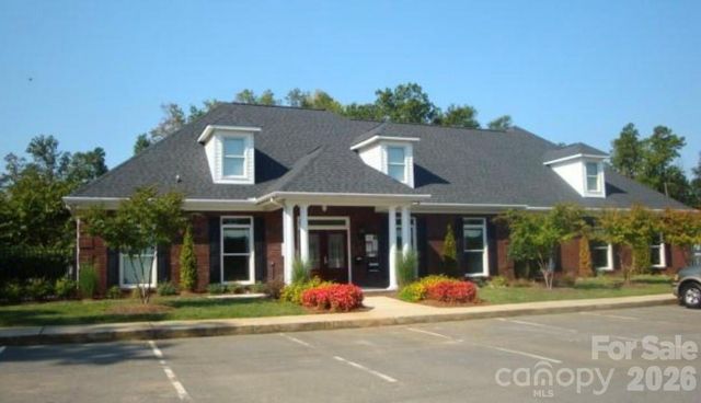 5006 Shannamara Drive, Matthews, NC 28104