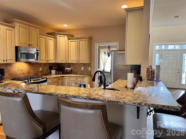 5006 Shannamara Drive, Matthews, NC 28104