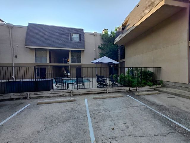 4044 Buena Vista Street 214, Dallas, TX 75204