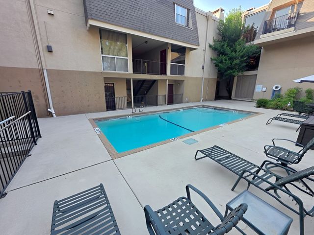 4044 Buena Vista Street 214, Dallas, TX 75204