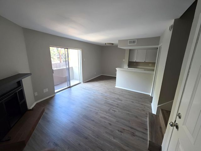 4044 Buena Vista Street 214, Dallas, TX 75204