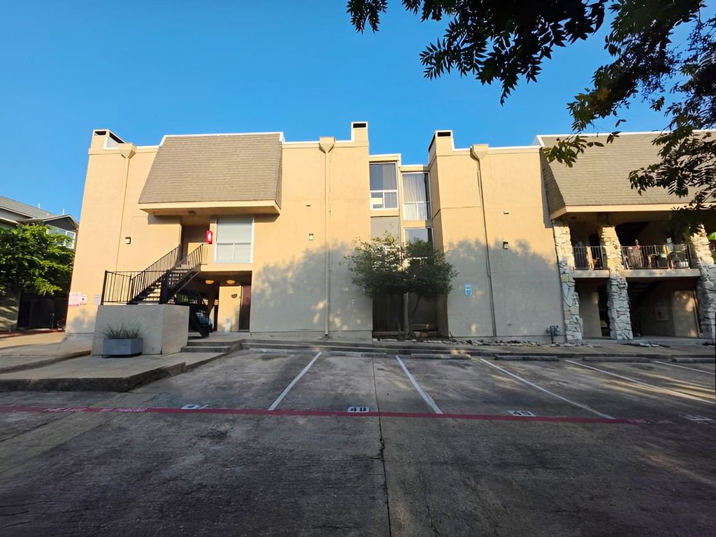4044 Buena Vista Street 214, Dallas, TX 75204