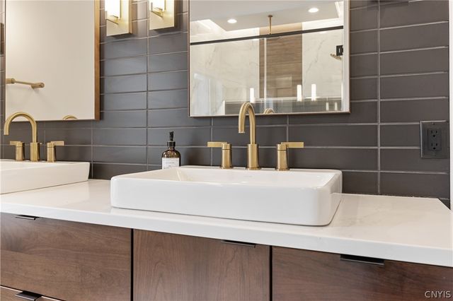 4285 Cindy Lane, Onondaga, NY 13215