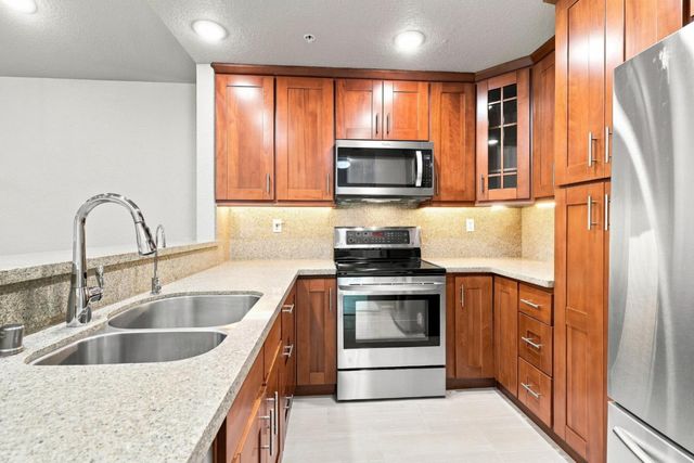 935 Old County Road 9, Belmont, CA 94002