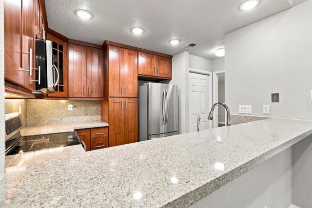 935 Old County Road 9, Belmont, CA 94002