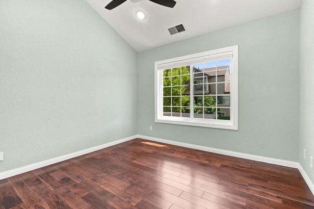 935 Old County Road 9, Belmont, CA 94002