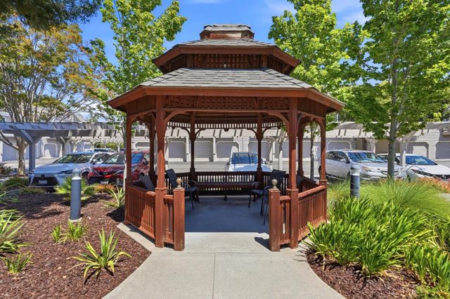 935 Old County Road 9, Belmont, CA 94002