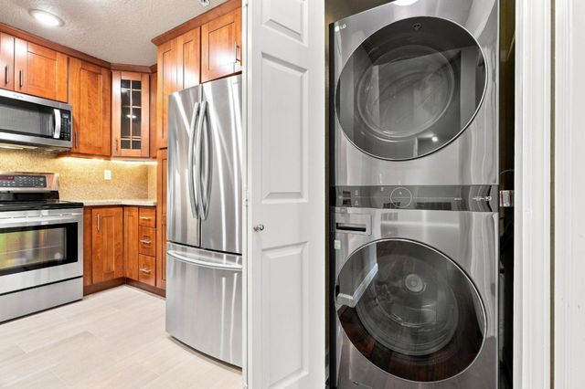 935 Old County Road 9, Belmont, CA 94002