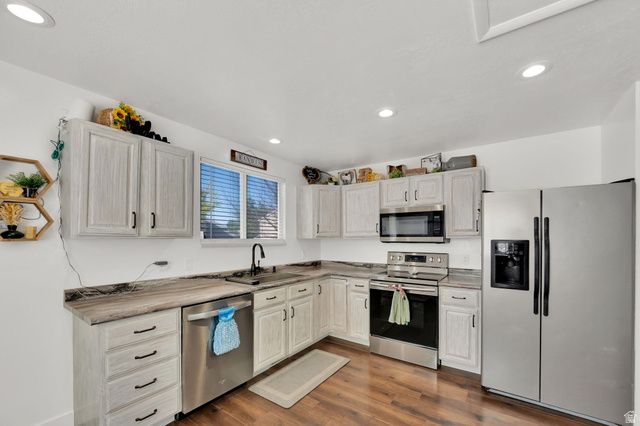 8846 S CEDAR ST, West Jordan, UT 84088