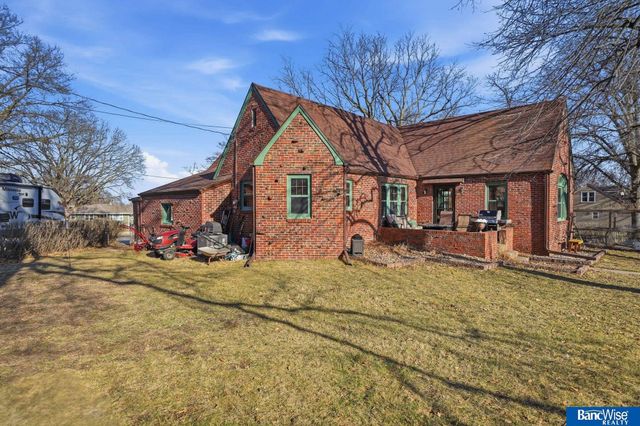 635 Apple Street, Palmyra, NE 68418